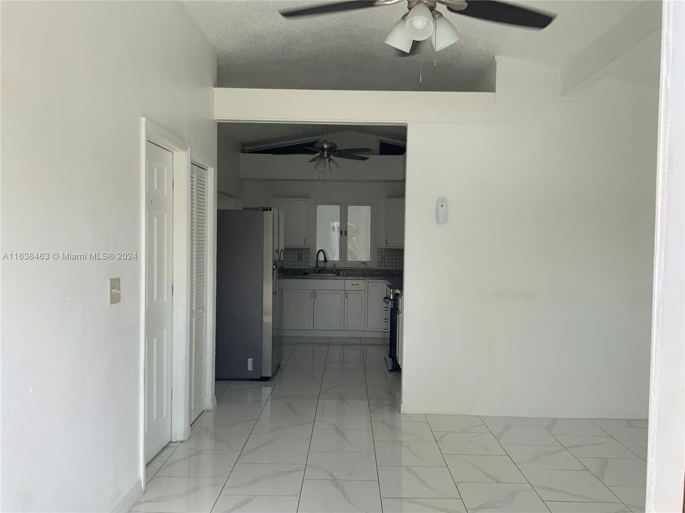 For Sale: $269,300 (3 beds, 2 baths, 1284 Square Feet)