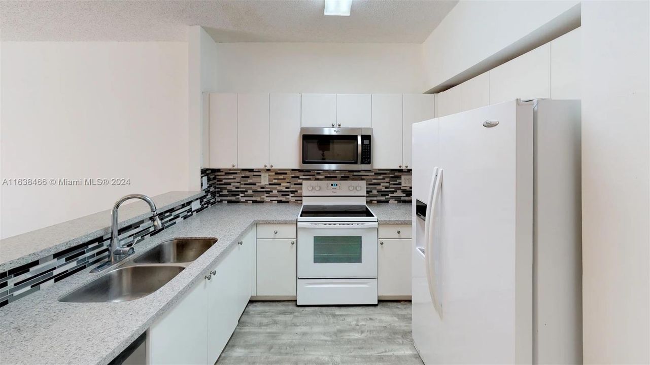 Active With Contract: $2,200 (3 beds, 2 baths, 1452 Square Feet)