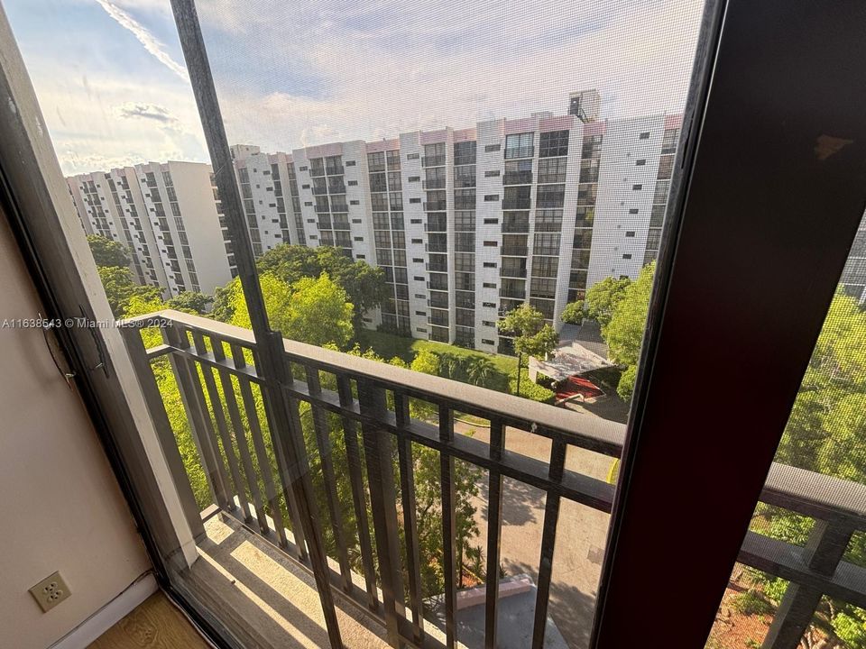 最近租的: $2,150 (2 贝兹, 2 浴室, 988 平方英尺)