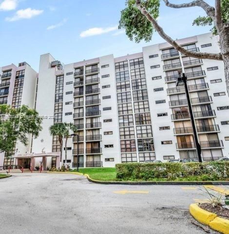 最近租的: $2,150 (2 贝兹, 2 浴室, 988 平方英尺)