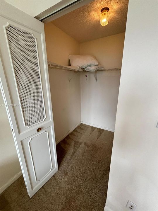 最近租的: $2,150 (2 贝兹, 2 浴室, 988 平方英尺)