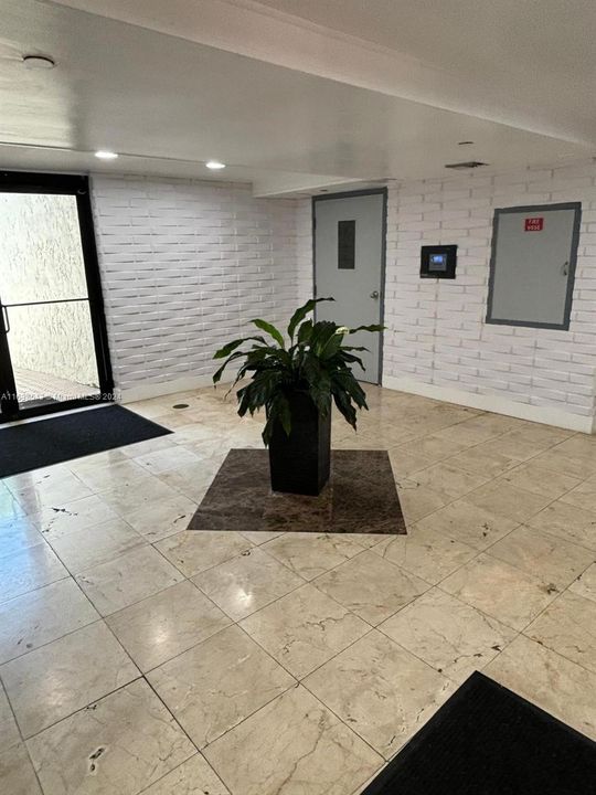 最近租的: $2,150 (2 贝兹, 2 浴室, 988 平方英尺)