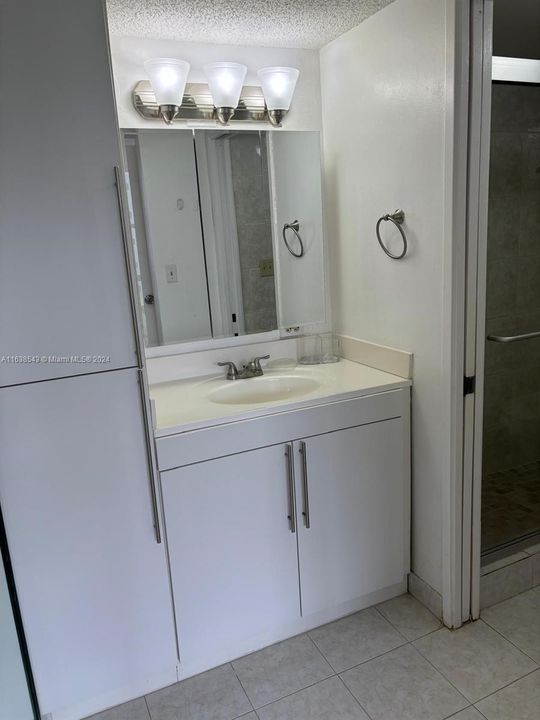 最近租的: $2,150 (2 贝兹, 2 浴室, 988 平方英尺)