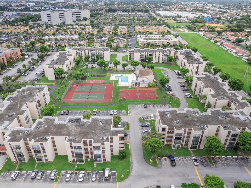 Недавно продано: $315,000 (2 спален, 2 ванн, 1086 Квадратных фут)