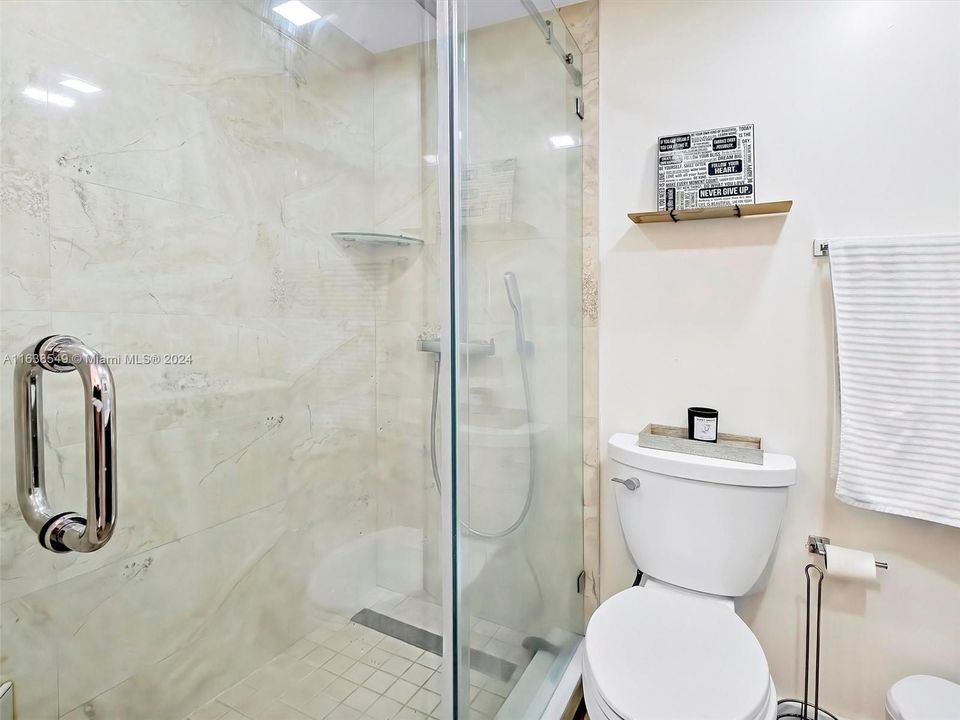 Недавно продано: $315,000 (2 спален, 2 ванн, 1086 Квадратных фут)