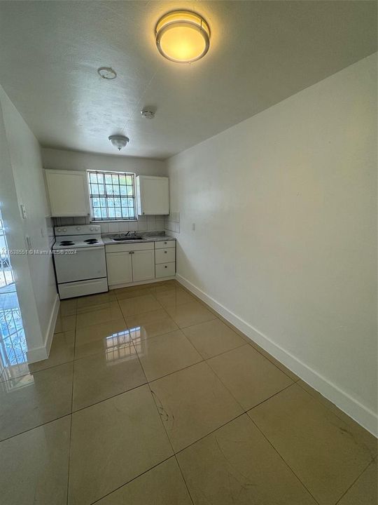 For Rent: $1,550 (1 beds, 1 baths, 3001 Square Feet)