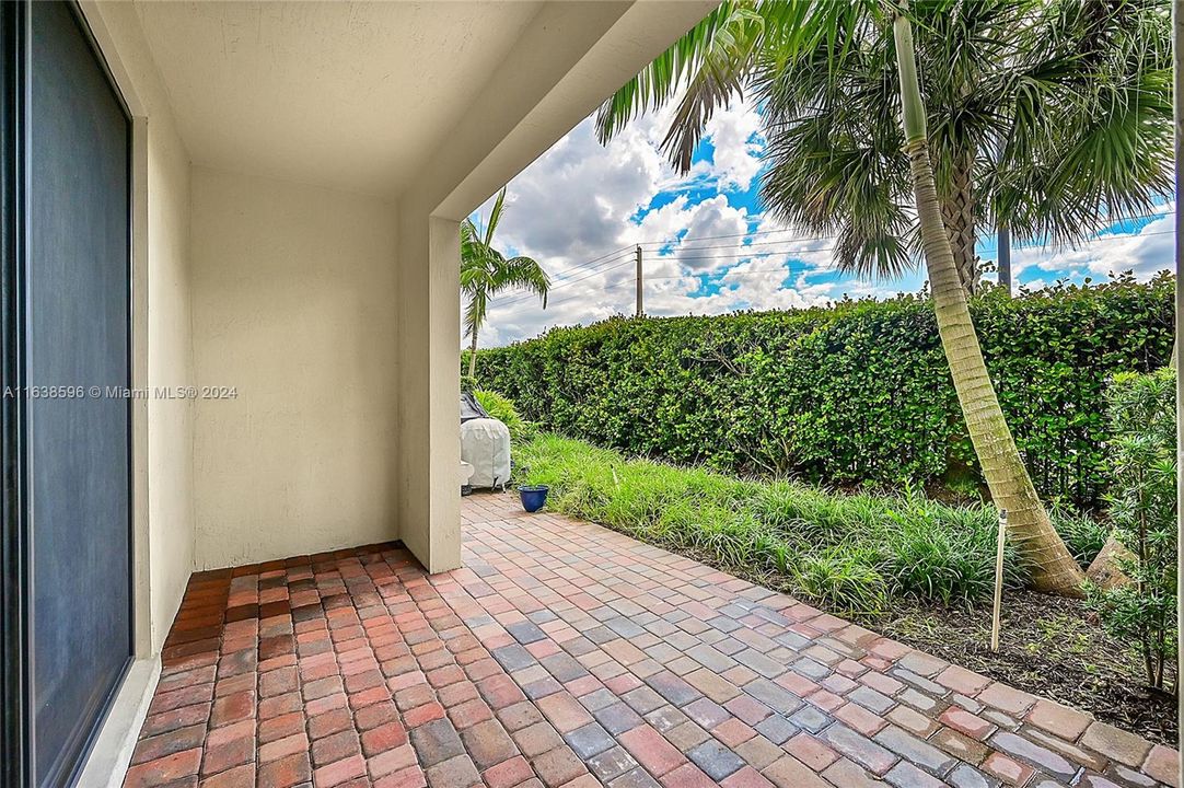 最近租的: $2,900 (3 贝兹, 2 浴室, 1349 平方英尺)