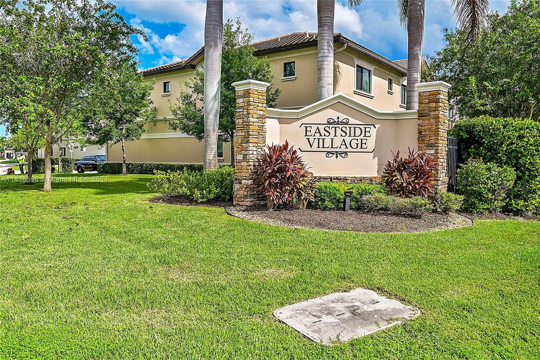 最近租的: $2,900 (3 贝兹, 2 浴室, 1349 平方英尺)