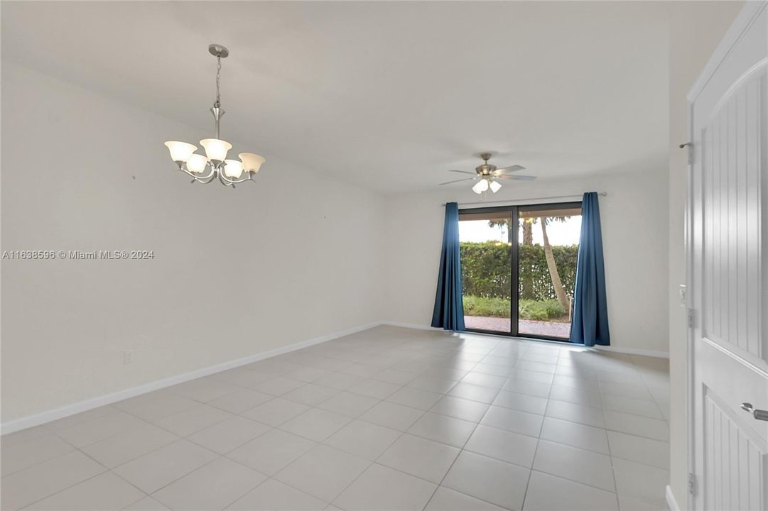 最近租的: $2,900 (3 贝兹, 2 浴室, 1349 平方英尺)