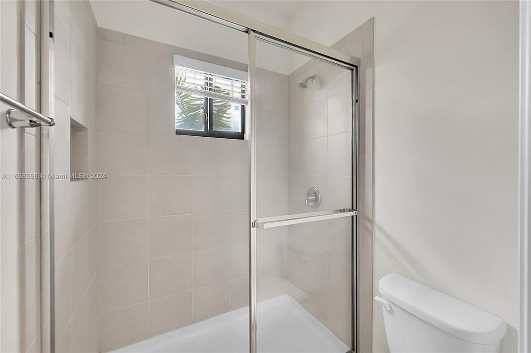 最近租的: $2,900 (3 贝兹, 2 浴室, 1349 平方英尺)