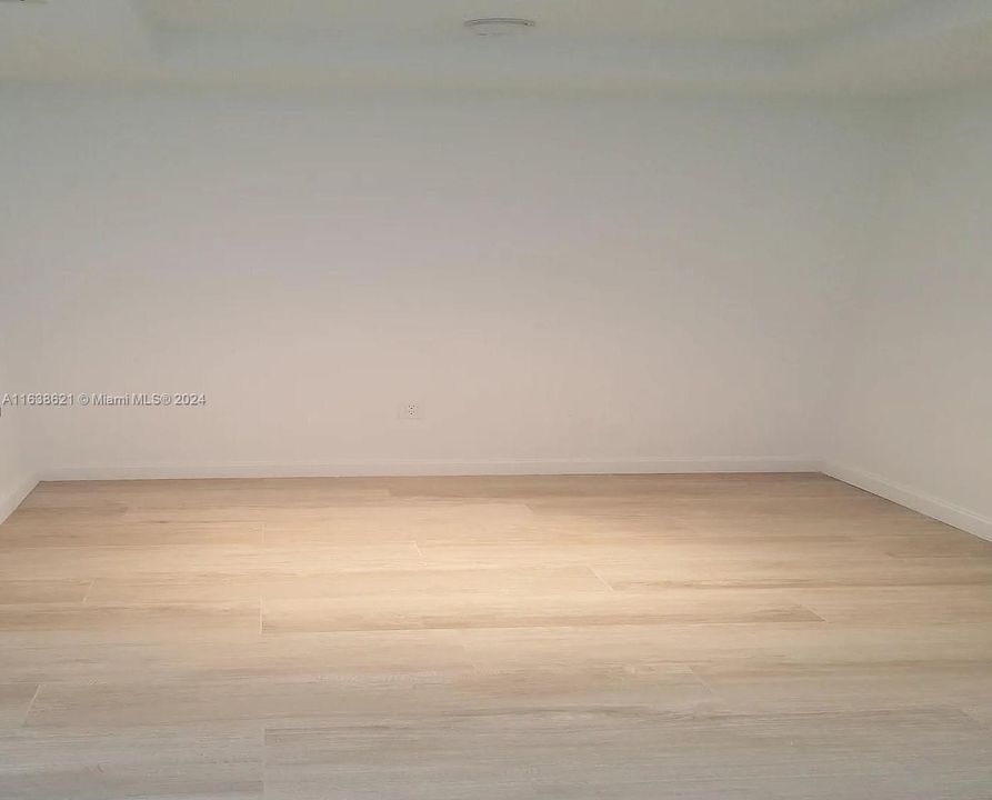 Recently Rented: $4,150 (1 beds, 2 baths, 792 Square Feet)