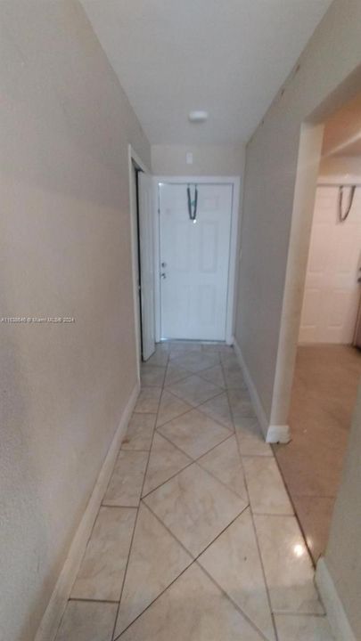 Recently Rented: $2,000 (2 beds, 2 baths, 1090 Square Feet)