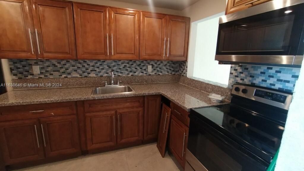 Recently Rented: $2,000 (2 beds, 2 baths, 1090 Square Feet)