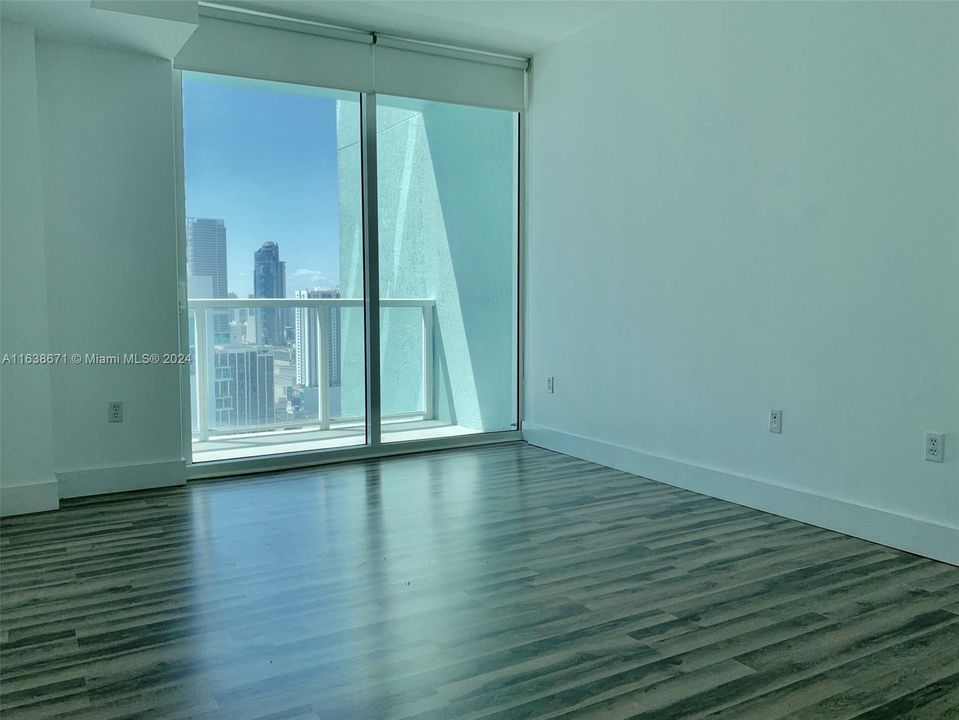 For Sale: $450,000 (1 beds, 1 baths, 780 Square Feet)