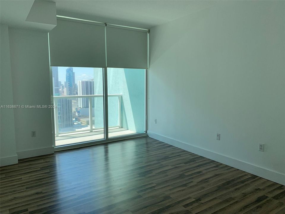 For Sale: $450,000 (1 beds, 1 baths, 780 Square Feet)