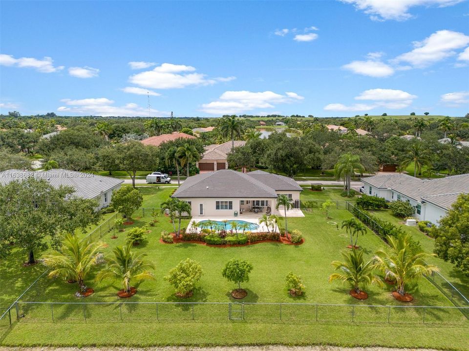 Active With Contract: $1,299,600 (3 beds, 2 baths, 2498 Square Feet)