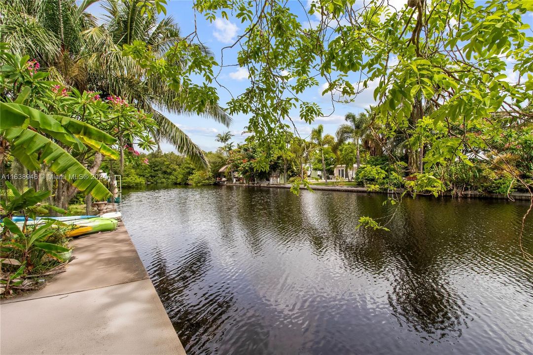 Active With Contract: $699,000 (3 beds, 2 baths, 1670 Square Feet)