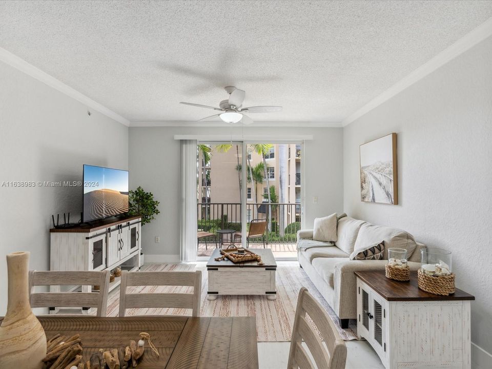 Active With Contract: $3,350 (3 beds, 2 baths, 1237 Square Feet)