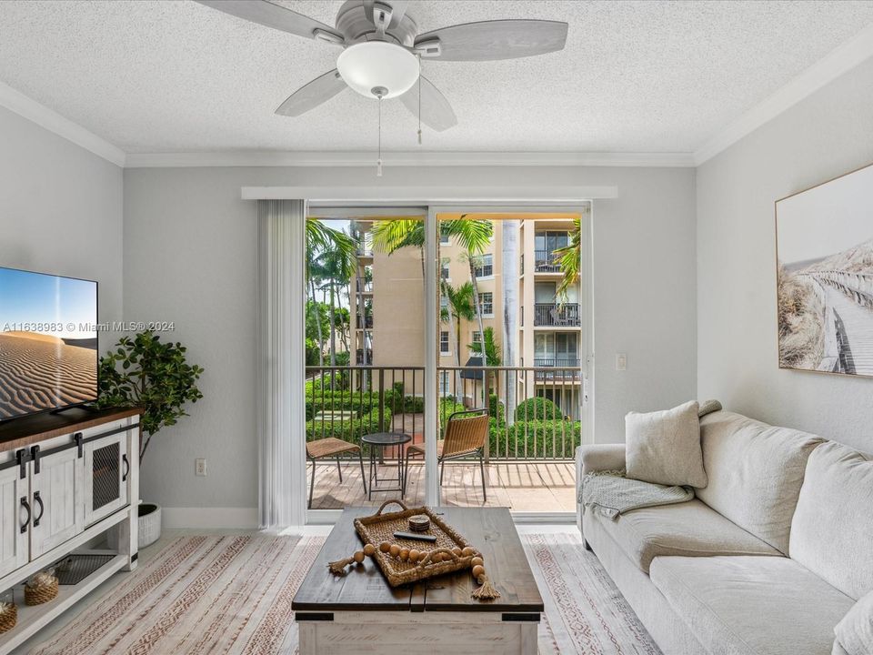 Active With Contract: $3,350 (3 beds, 2 baths, 1237 Square Feet)