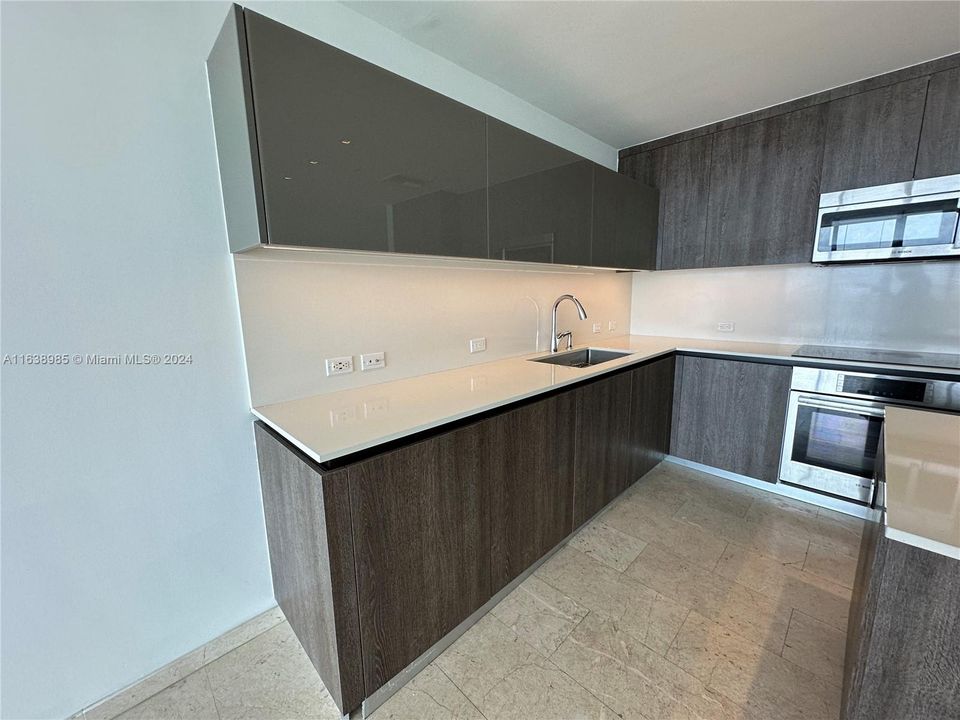 最近租的: $5,500 (2 贝兹, 2 浴室, 1400 平方英尺)