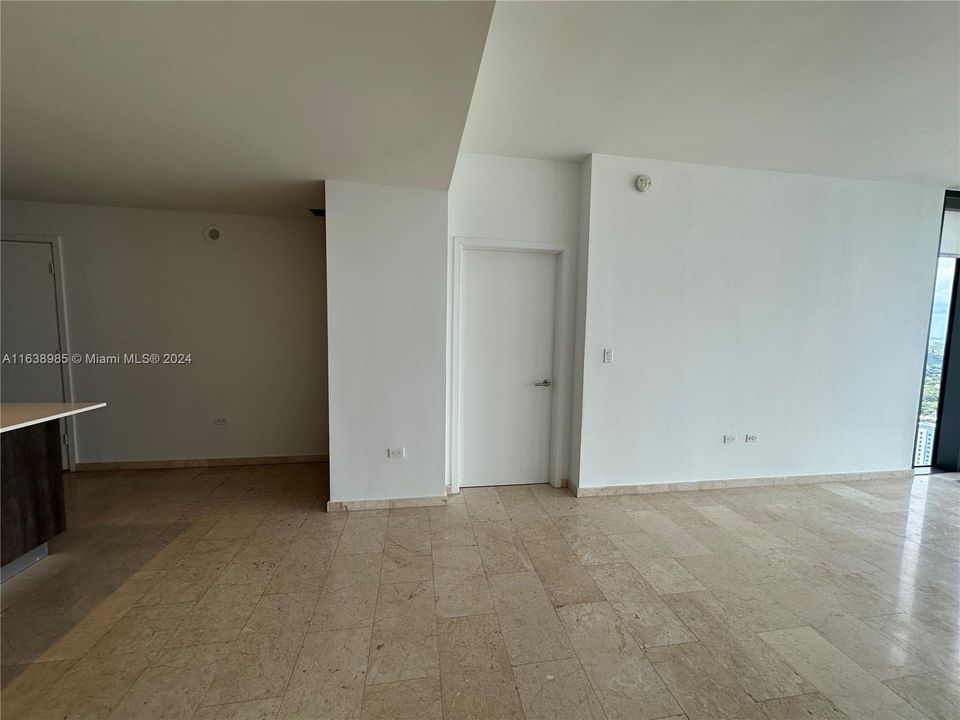 最近租的: $5,500 (2 贝兹, 2 浴室, 1400 平方英尺)