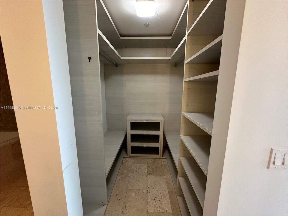 最近租的: $5,500 (2 贝兹, 2 浴室, 1400 平方英尺)