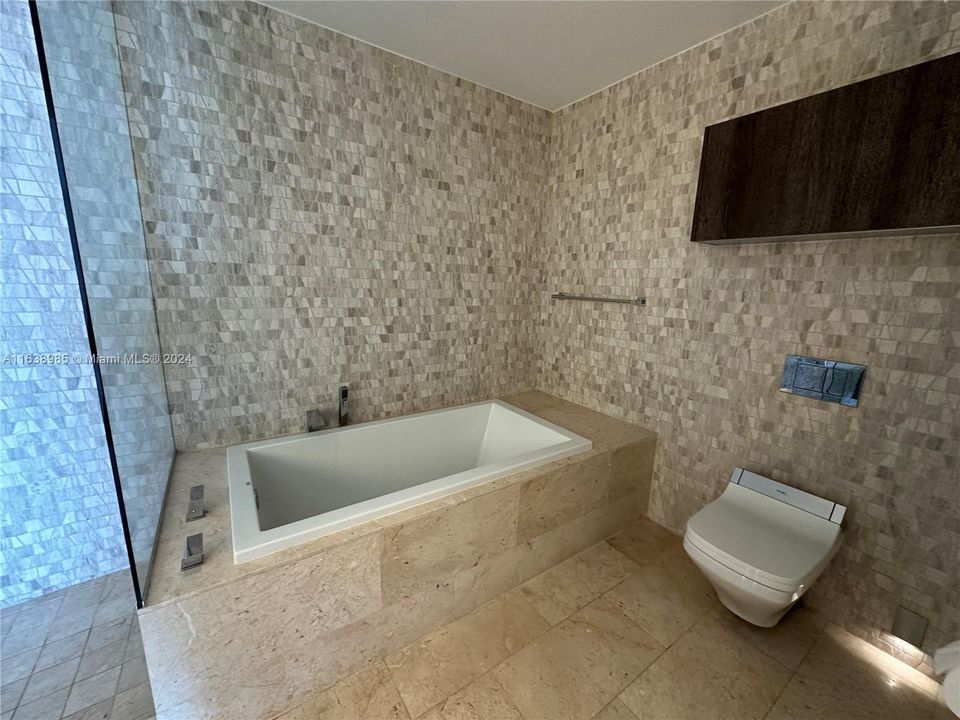 最近租的: $5,500 (2 贝兹, 2 浴室, 1400 平方英尺)