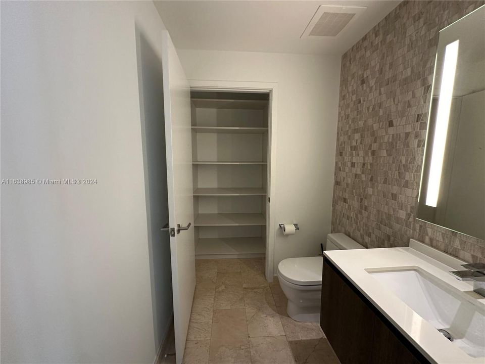 最近租的: $5,500 (2 贝兹, 2 浴室, 1400 平方英尺)