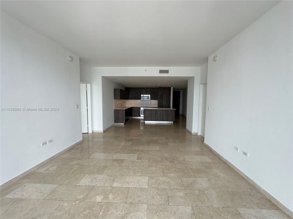 最近租的: $5,500 (2 贝兹, 2 浴室, 1400 平方英尺)