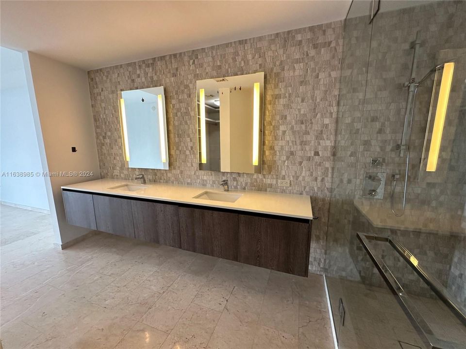 最近租的: $5,500 (2 贝兹, 2 浴室, 1400 平方英尺)