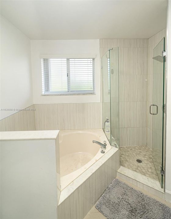 Active With Contract: $3,900 (3 beds, 2 baths, 1743 Square Feet)