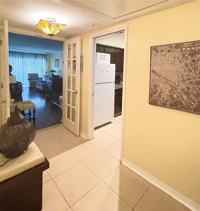 Active With Contract: $1,575 (1 beds, 1 baths, 900 Square Feet)