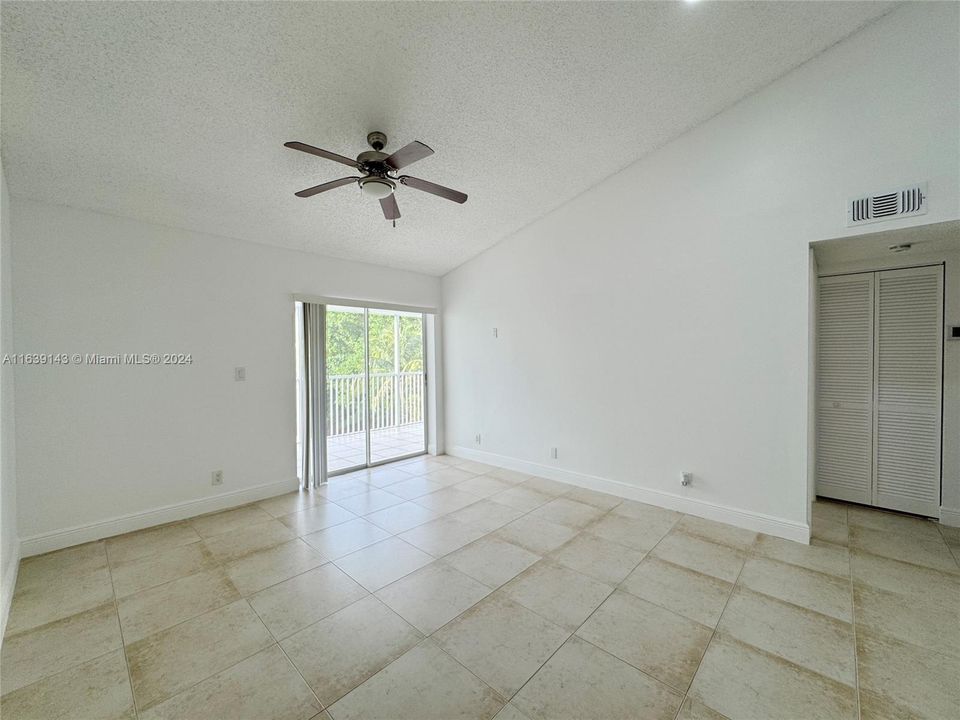 Active With Contract: $2,300 (2 beds, 2 baths, 1030 Square Feet)