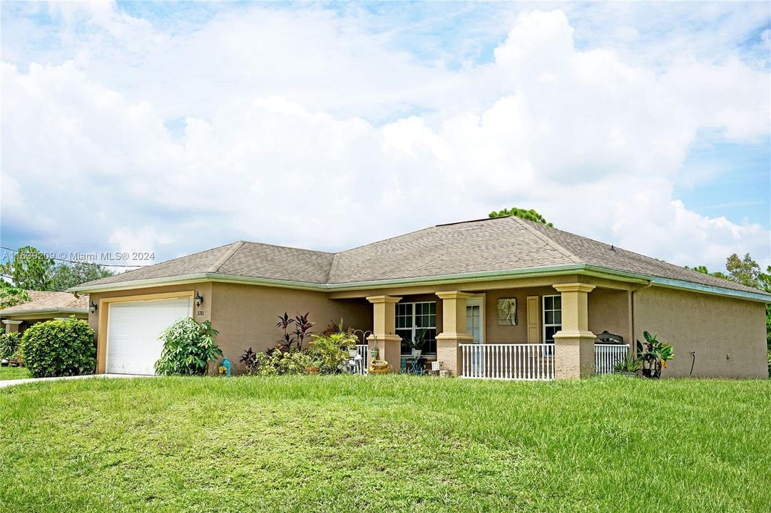 For Sale: $319,900 (3 beds, 2 baths, 1408 Square Feet)