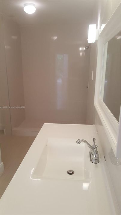 Active With Contract: $2,900 (2 beds, 2 baths, 1600 Square Feet)