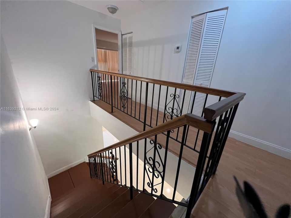 Active With Contract: $2,900 (2 beds, 2 baths, 1600 Square Feet)