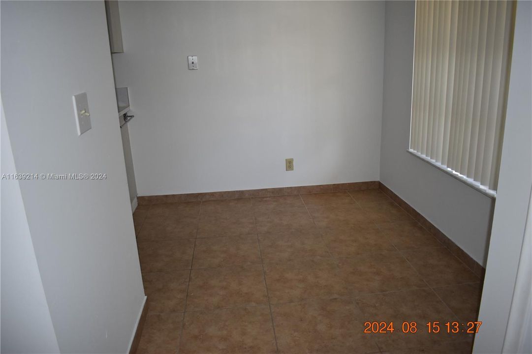 Active With Contract: $1,800 (2 beds, 2 baths, 1148 Square Feet)