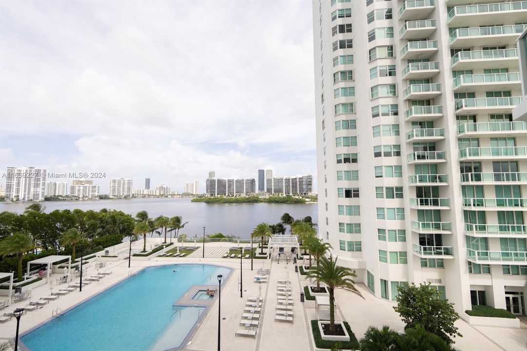 Active With Contract: $8,500 (3 beds, 3 baths, 3069 Square Feet)