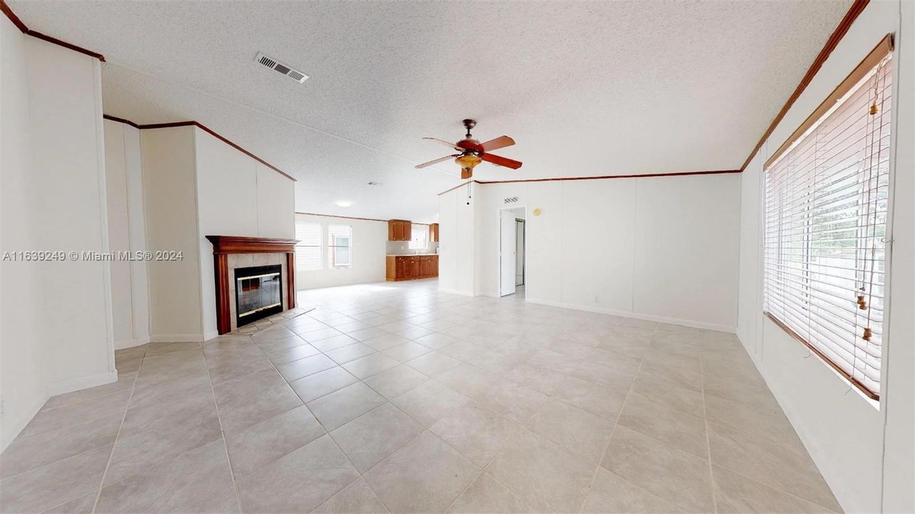 For Sale: $279,900 (3 beds, 2 baths, 1690 Square Feet)