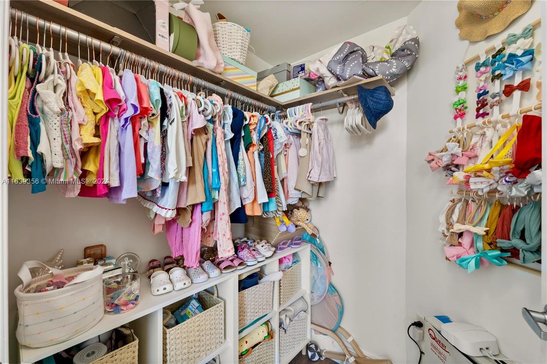 Recently Sold: $515,000 (2 beds, 2 baths, 1350 Square Feet)