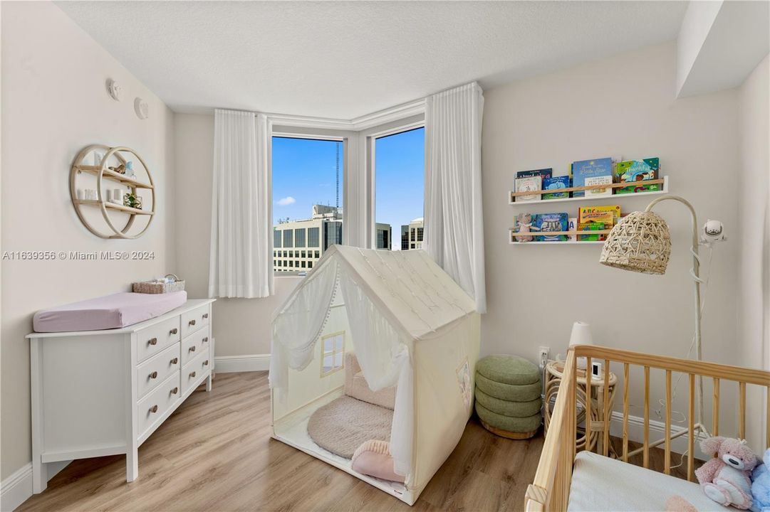 Recently Sold: $515,000 (2 beds, 2 baths, 1350 Square Feet)