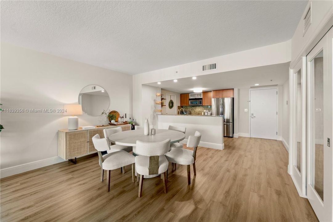 Recently Sold: $515,000 (2 beds, 2 baths, 1350 Square Feet)