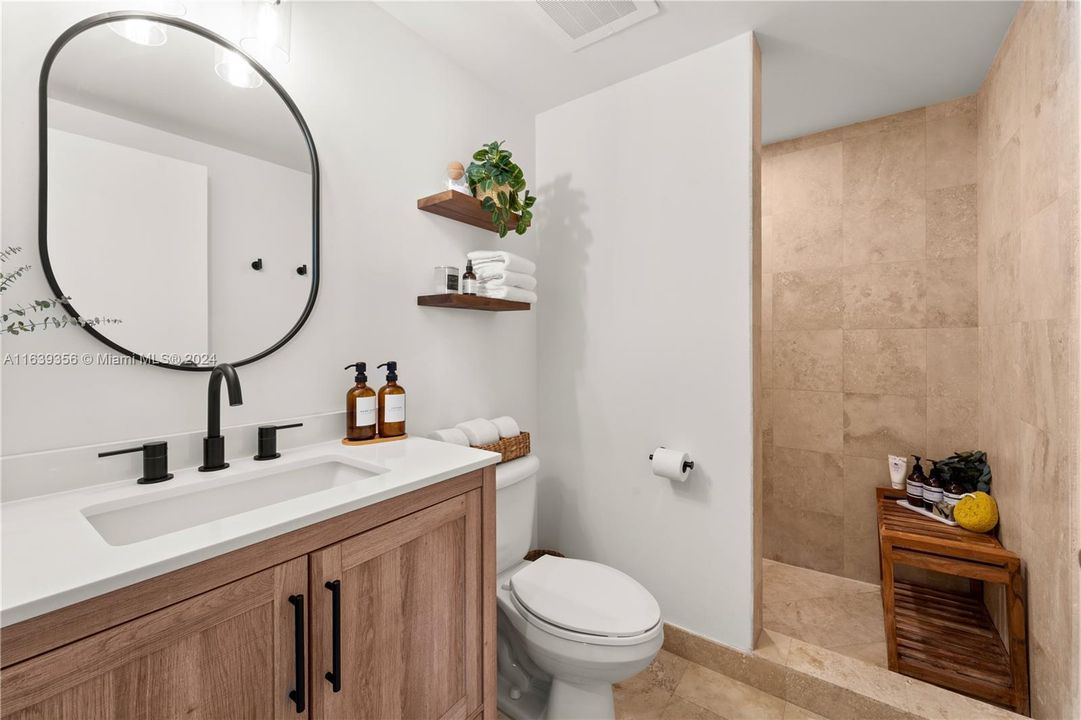 Recently Sold: $515,000 (2 beds, 2 baths, 1350 Square Feet)