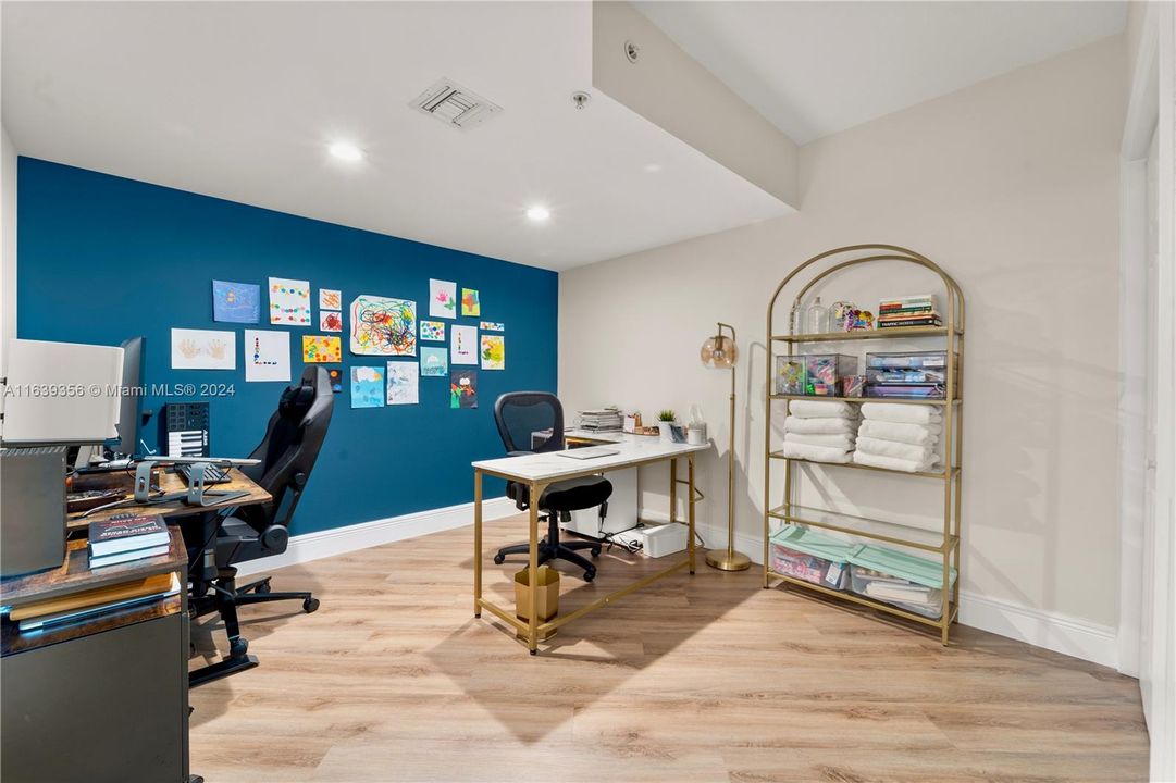 Recently Sold: $515,000 (2 beds, 2 baths, 1350 Square Feet)