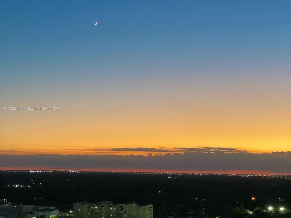 Recently Sold: $515,000 (2 beds, 2 baths, 1350 Square Feet)