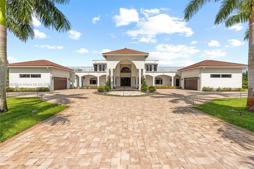 For Sale: $6,188,000 (7 beds, 7 baths, 7966 Square Feet)