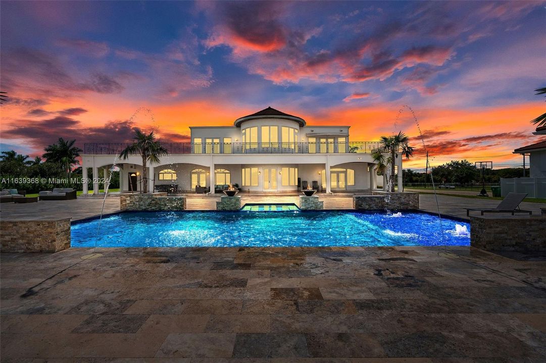 For Sale: $6,188,000 (7 beds, 7 baths, 7966 Square Feet)