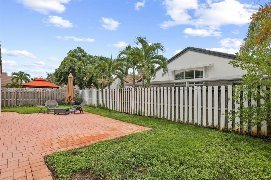 Active With Contract: $650,000 (3 beds, 2 baths, 1637 Square Feet)