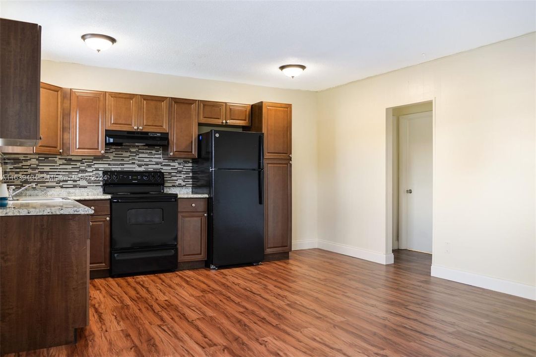 Active With Contract: $1,650 (1 beds, 1 baths, 0 Square Feet)