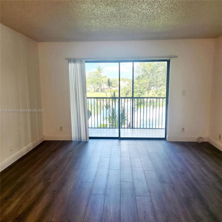 For Rent: $1,840 (2 beds, 2 baths, 815 Square Feet)